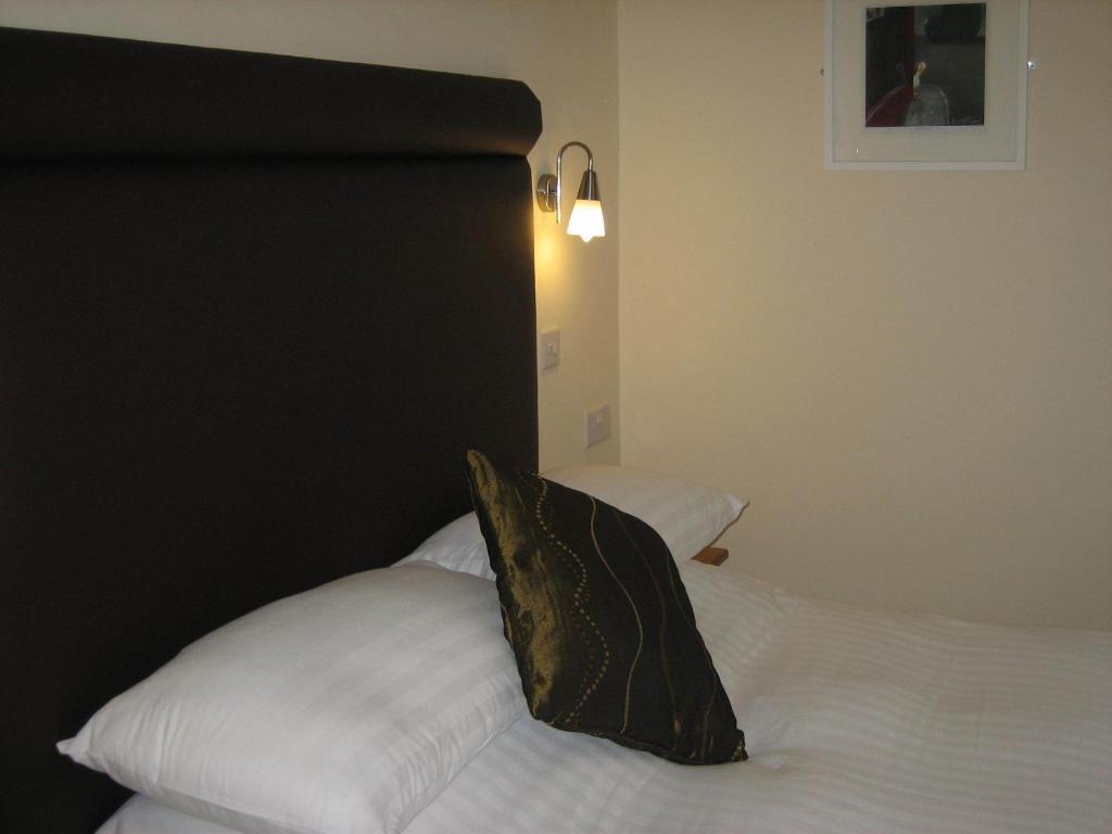Standard Zimmer mit Kingsize-Bett